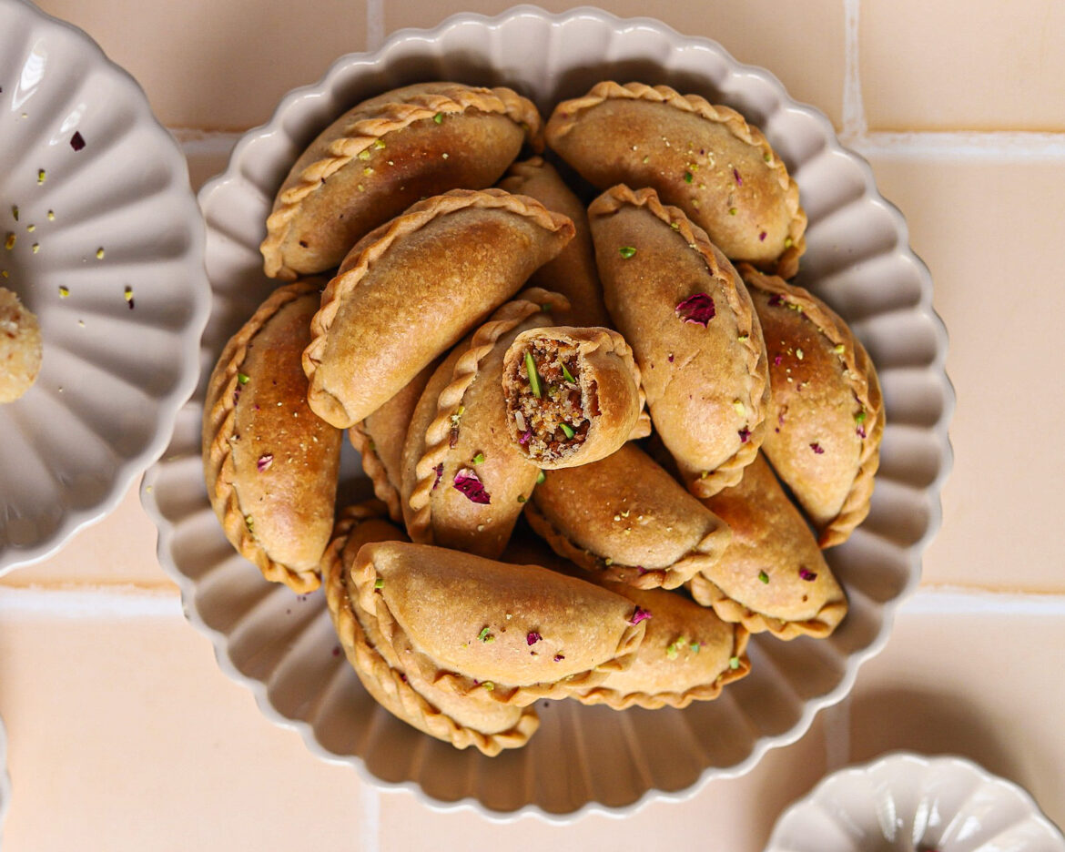 Baked Vegan Gujiyas