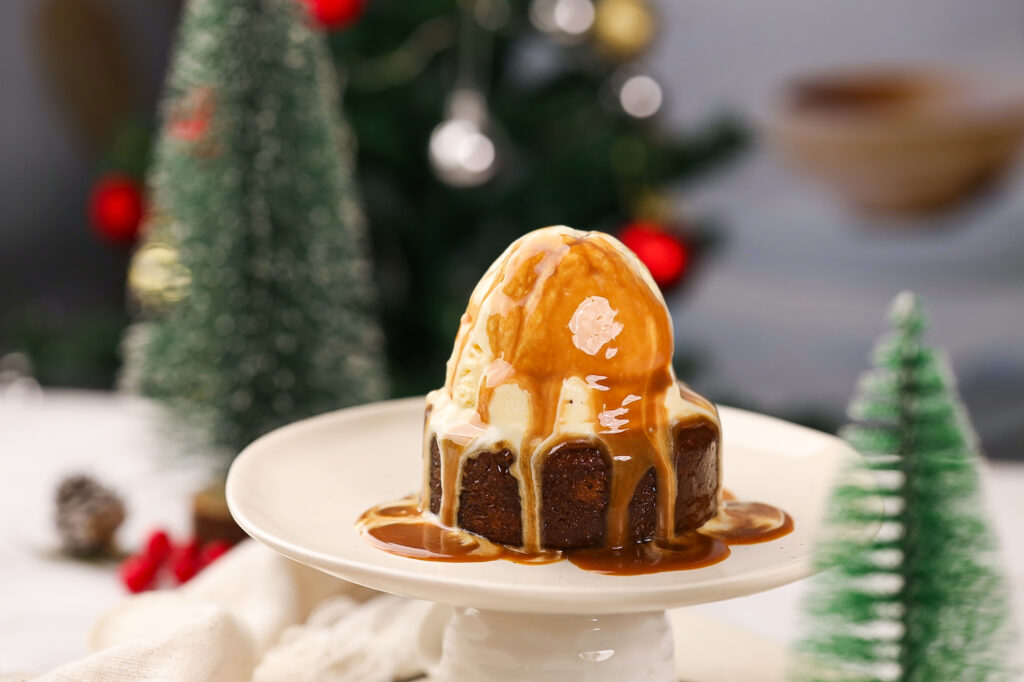Sticky Date Pudding with Icecream
