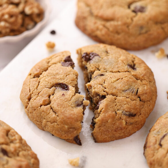 Levain ChocolateChip Walnut Cookies