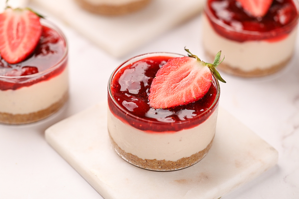 No Bake Strawberry Ricotta Cheesecake