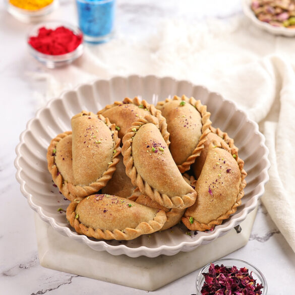 Wholewheat Baked Gujiyas