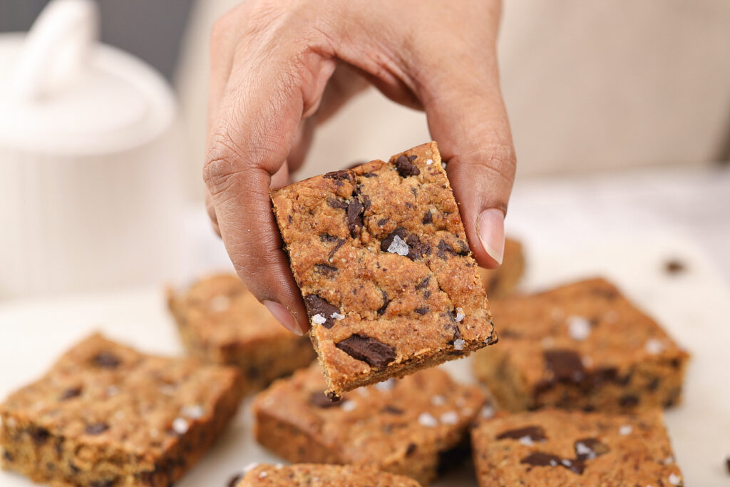 Eggless Wholewheat & Oat Chocolate Chip Cookie Bars