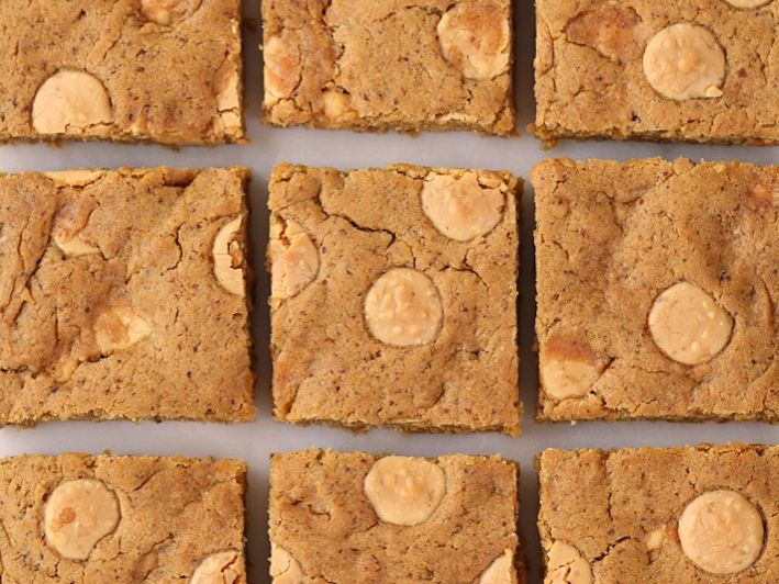 Eggless Wholewheat Jaggery Blondies