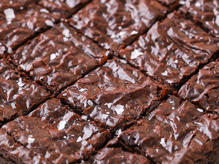 Crinkle Top on this Eggless Wholewheat Brownie