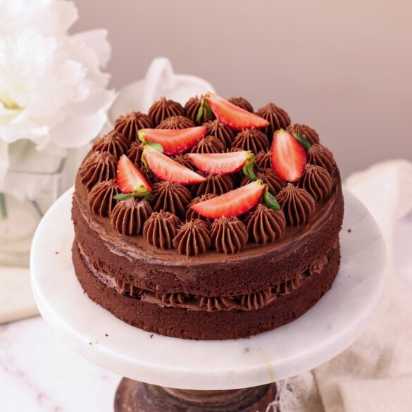 Eggless Wholewheat Chocolate Strawberry Cake
