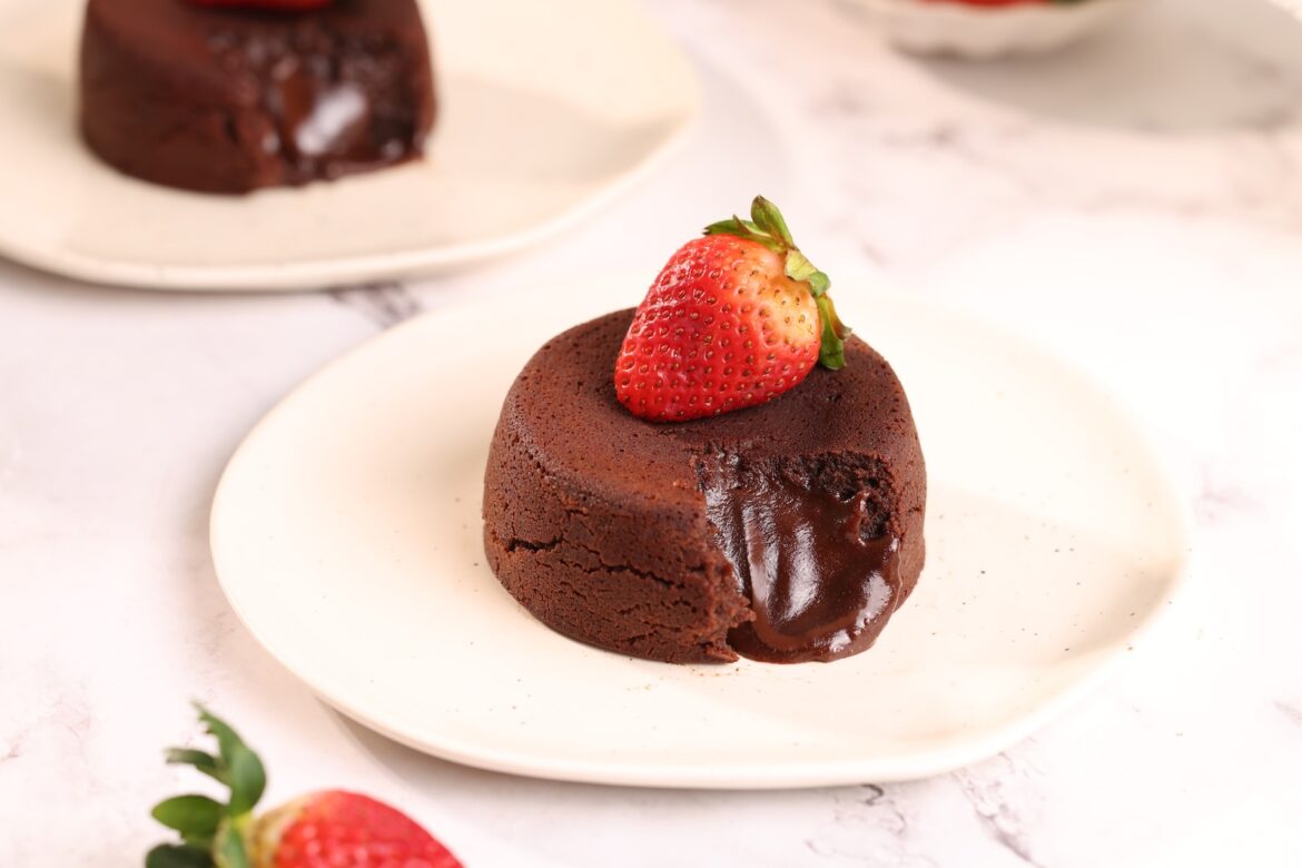 Eggless Wholewheat Chocolate Lava Cake
