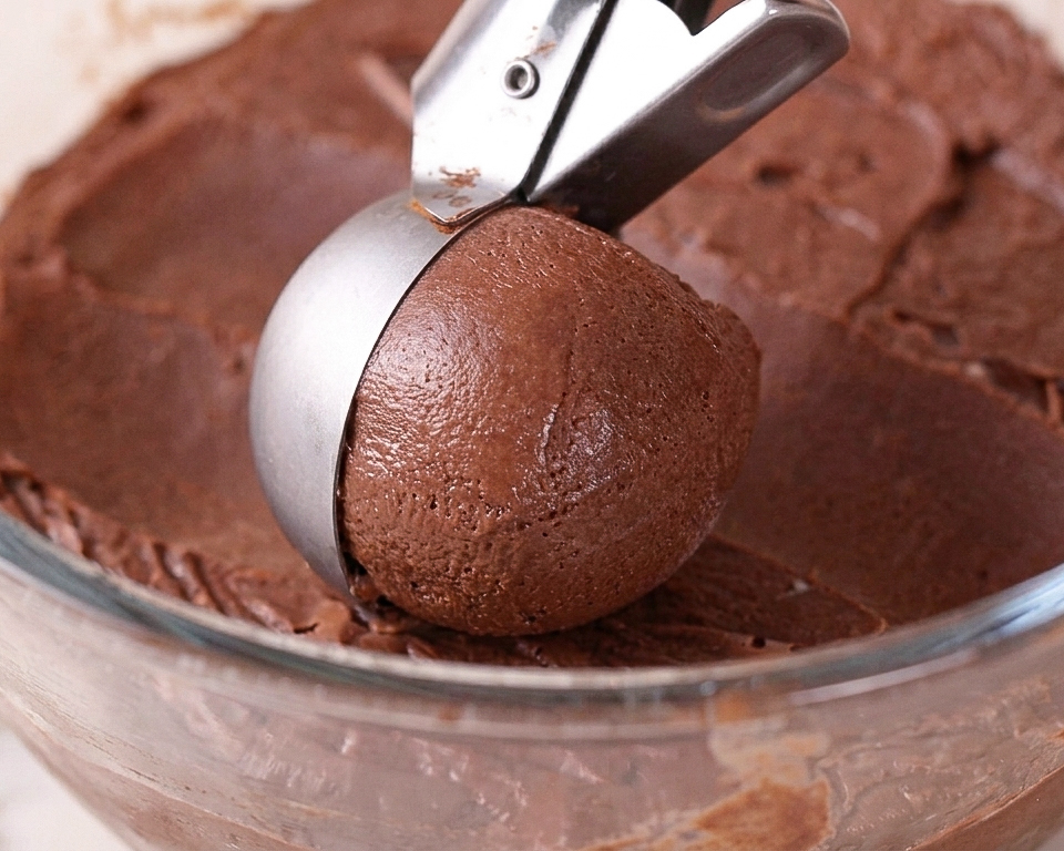 Healthier No Churn Chocolate Ice Cream