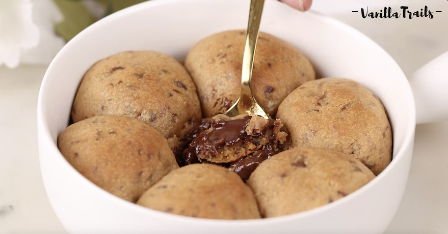Eggless Wholewheat Viral Cookie Pie